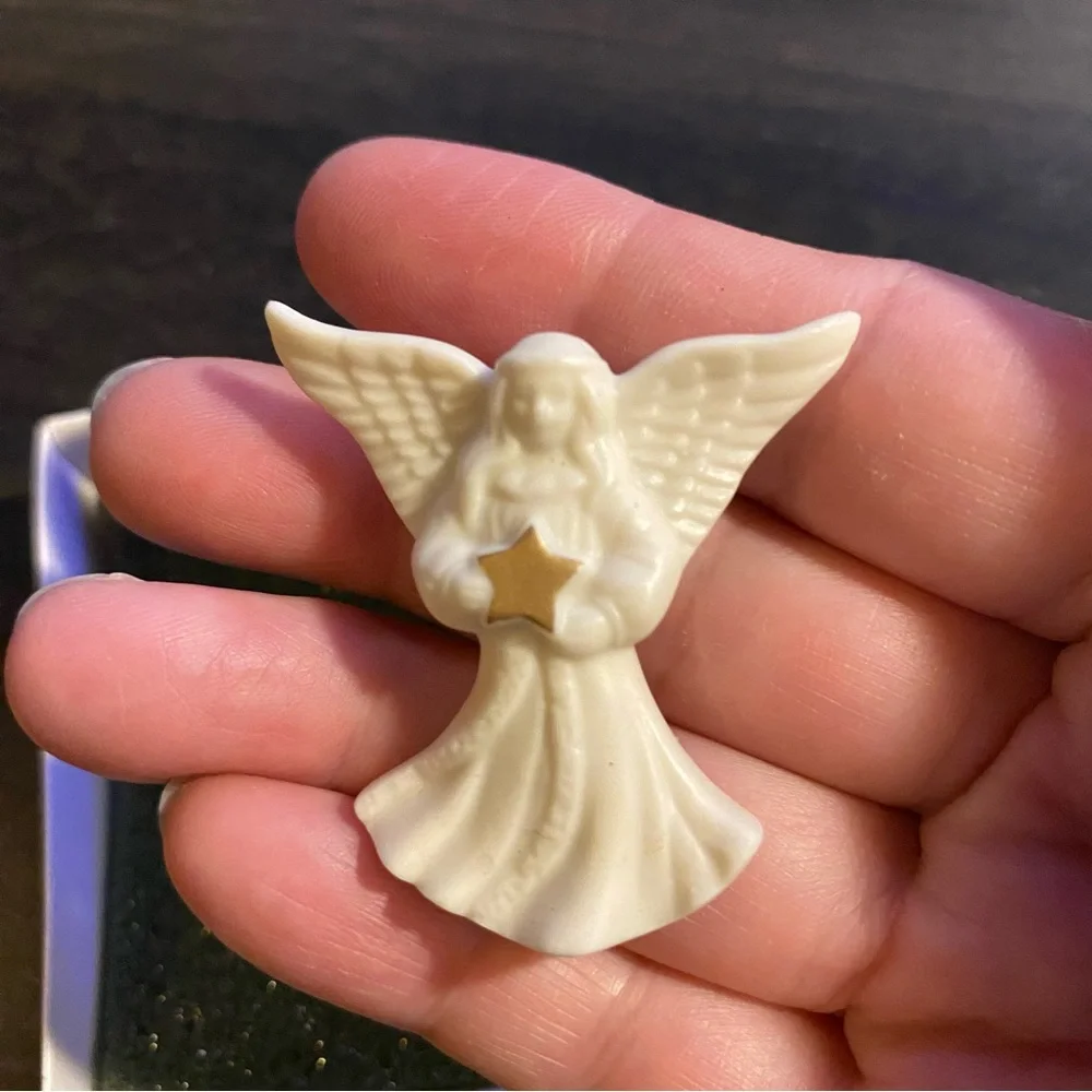 NEW Lenox Vintage Porcelain Angel Pin Brooch Christmas 1.5